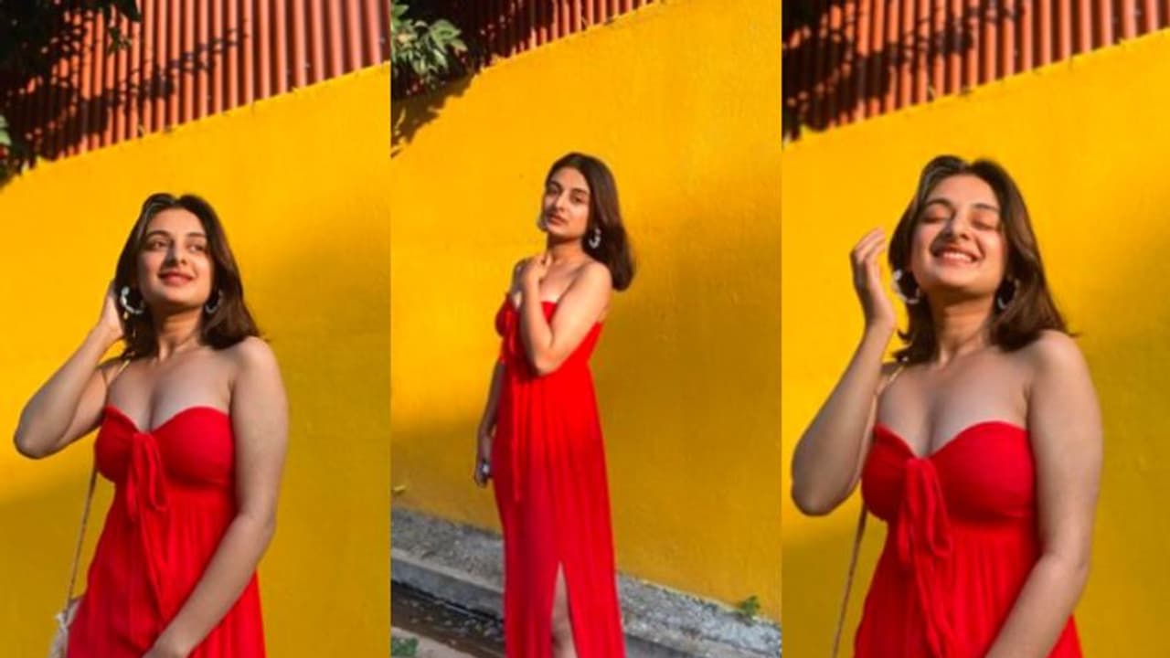 ചുവപ്പ് ഡ്രസ്സില് മനോഹരിയായി എസ്തര് അനില്; പതിവ് പോലെ കമന്റുകളുമായി സൈബര് 'ആങ്ങളമാര്' ചുവപ്പ് ഡ്രസ്സില് മനോഹരിയായി എസ്തര് അനില്; പതിവ് പോലെ കമന്റുകളുമായി സൈബര് 'ആങ്ങളമാര്'