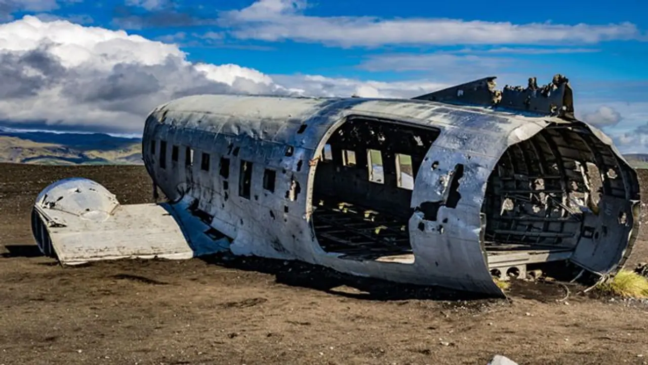 Russian plan carrying Ukrainian prisoners of war crashes; many feared dead Russian plan carrying Ukrainian prisoners of war crashes; many feared dead