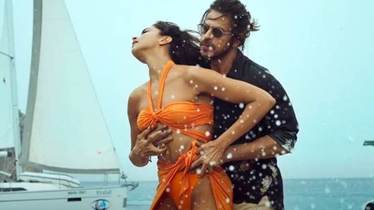 ബഹിഷ്കരണാഹ്വാനങ്ങൾ ബാധിച്ചില്ല; ഒറ്റദിനത്തില് നേടിയത് കോടികൾ; ലിമിറ്റഡ് അഡ്വാൻസ് ബുക്കിങ്ങിൽ തിളങ്ങി 'പഠാൻ' ബഹിഷ്കരണാഹ്വാനങ്ങൾ ബാധിച്ചില്ല; ഒറ്റദിനത്തില് നേടിയത് കോടികൾ; ലിമിറ്റഡ് അഡ്വാൻസ് ബുക്കിങ്ങിൽ തിളങ്ങി 'പഠാൻ'