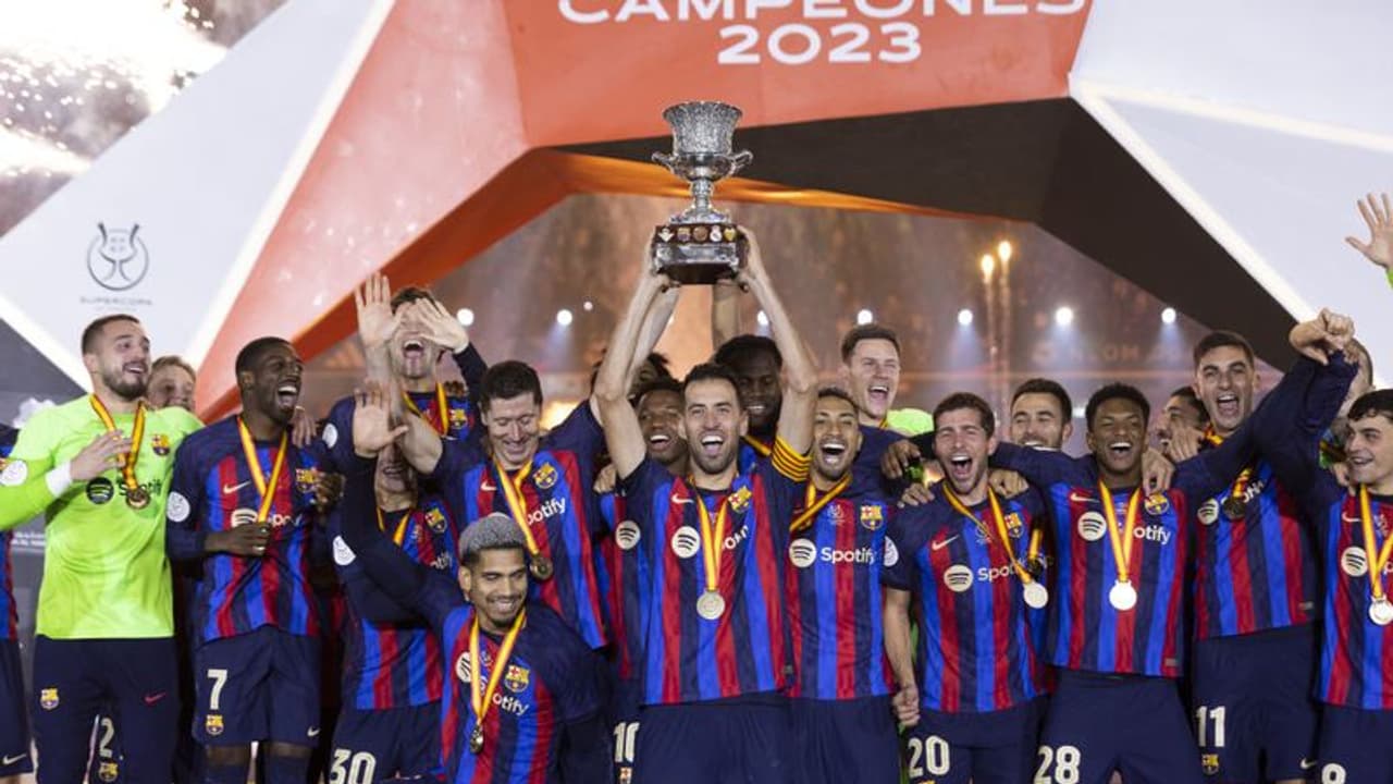 സാവിക്ക് കീഴില് ബാഴ്സക്ക് ആദ്യ കിരീടം, സൂപ്പര് കപ്പില് റയലിനെ തകര്ത്തു സാവിക്ക് കീഴില് ബാഴ്സക്ക് ആദ്യ കിരീടം, സൂപ്പര് കപ്പില് റയലിനെ തകര്ത്തു