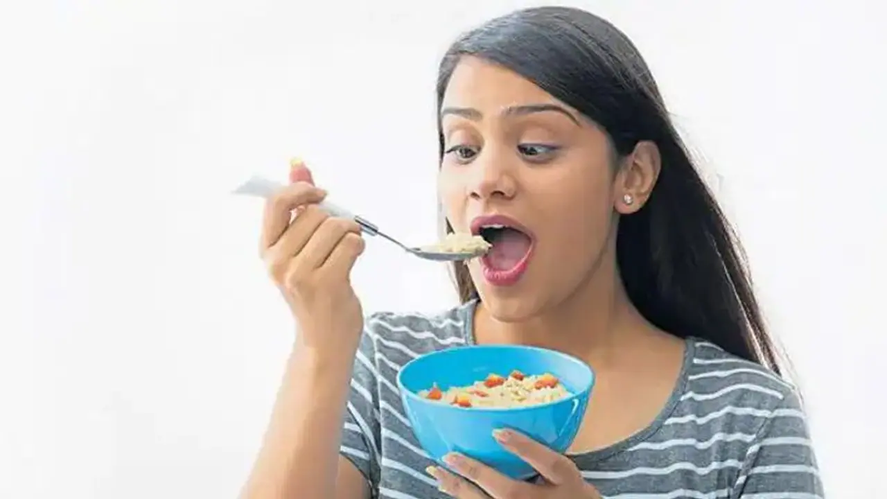 காலையில் எழுந்ததும் என்ன சாப்பிடலாம்.? இந்த 3 ஆரோக்கியமான காலை உணவை சாப்பிட்டு பாருங்க !! காலையில் எழுந்ததும் என்ன சாப்பிடலாம்.? இந்த 3 ஆரோக்கியமான காலை உணவை சாப்பிட்டு பாருங்க !!