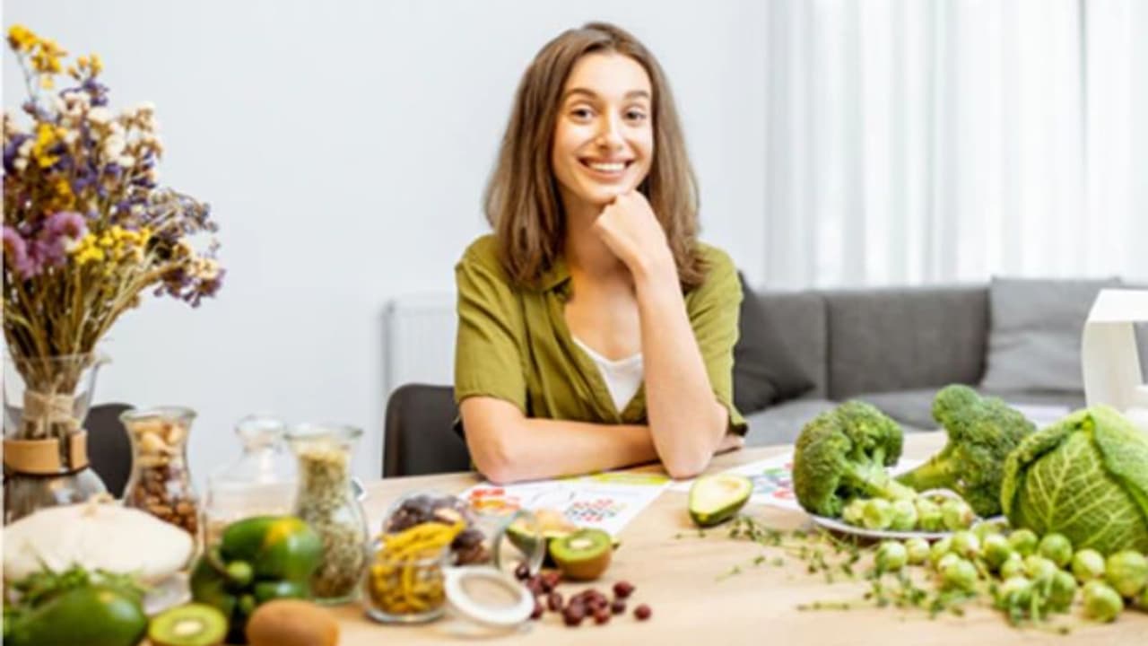 ചര്മ്മം കണ്ടാല് പ്രായം തോന്നിക്കുന്നുണ്ടോ? ഡയറ്റില് ഉള്പ്പെടുത്താം ഈ ഭക്ഷണങ്ങള്... ചര്മ്മം കണ്ടാല് പ്രായം തോന്നിക്കുന്നുണ്ടോ? ഡയറ്റില് ഉള്പ്പെടുത്താം ഈ ഭക്ഷണങ്ങള്...