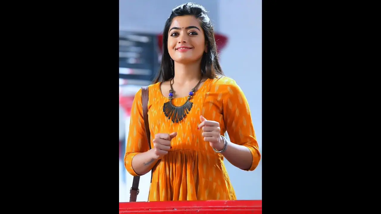 Rashmika Mandanna: ವಿಜಯ್ ಜತೆ ಸಿನಿಮಾ ಒಪ್ಪಿಕೊಂಡಿದ್ಯಾಕೆ ಎಂದು ರಿವೀಲ್ ಮಾಡಿದ ರಶ್ಮಿಕಾ! Rashmika Mandanna: ವಿಜಯ್ ಜತೆ ಸಿನಿಮಾ ಒಪ್ಪಿಕೊಂಡಿದ್ಯಾಕೆ ಎಂದು ರಿವೀಲ್ ಮಾಡಿದ ರಶ್ಮಿಕಾ!