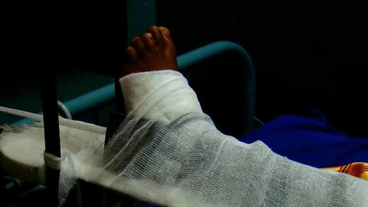 പേരയ്ക്ക മോഷ്ടിച്ചെന്നാരോപണം, മലപ്പുറത്ത് 12കാരനെ ബൈക്കിടിച്ച് വീഴ്ത്തി ചവിട്ടി, ഗുരുതര പരിക്ക് പേരയ്ക്ക മോഷ്ടിച്ചെന്നാരോപണം, മലപ്പുറത്ത് 12കാരനെ ബൈക്കിടിച്ച് വീഴ്ത്തി ചവിട്ടി, ഗുരുതര പരിക്ക്