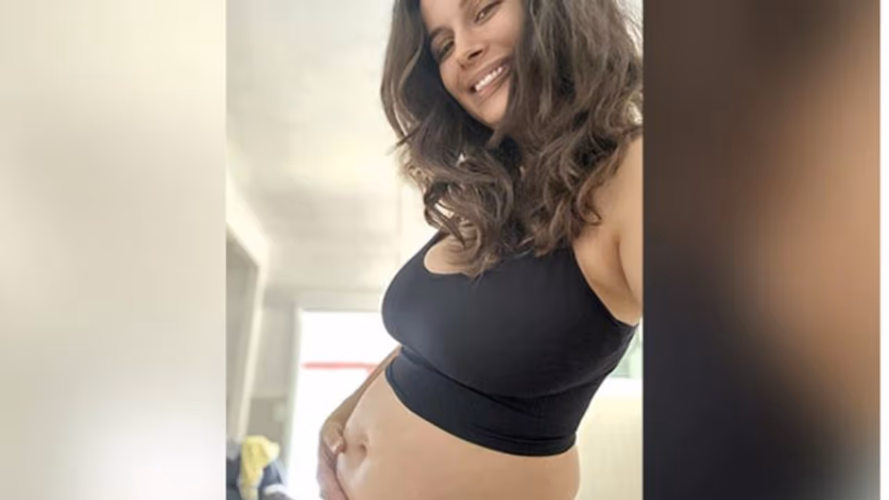 രണ്ടാമതും അമ്മയാവാനൊരുങ്ങി ഈവ്ലിൻ ശർമ; വൈറലായി പോസ്റ്റ്