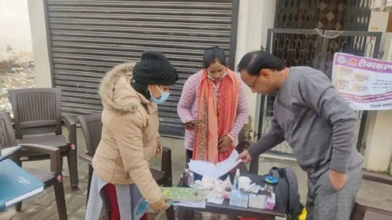 लखीमपुर खीरी: लोगों को बीमार बना रहा दूषित पानी, 15 दिनों में हुई 5 बच्चों की मौत लखीमपुर खीरी: लोगों को बीमार बना रहा दूषित पानी, 15 दिनों में हुई 5 बच्चों की मौत