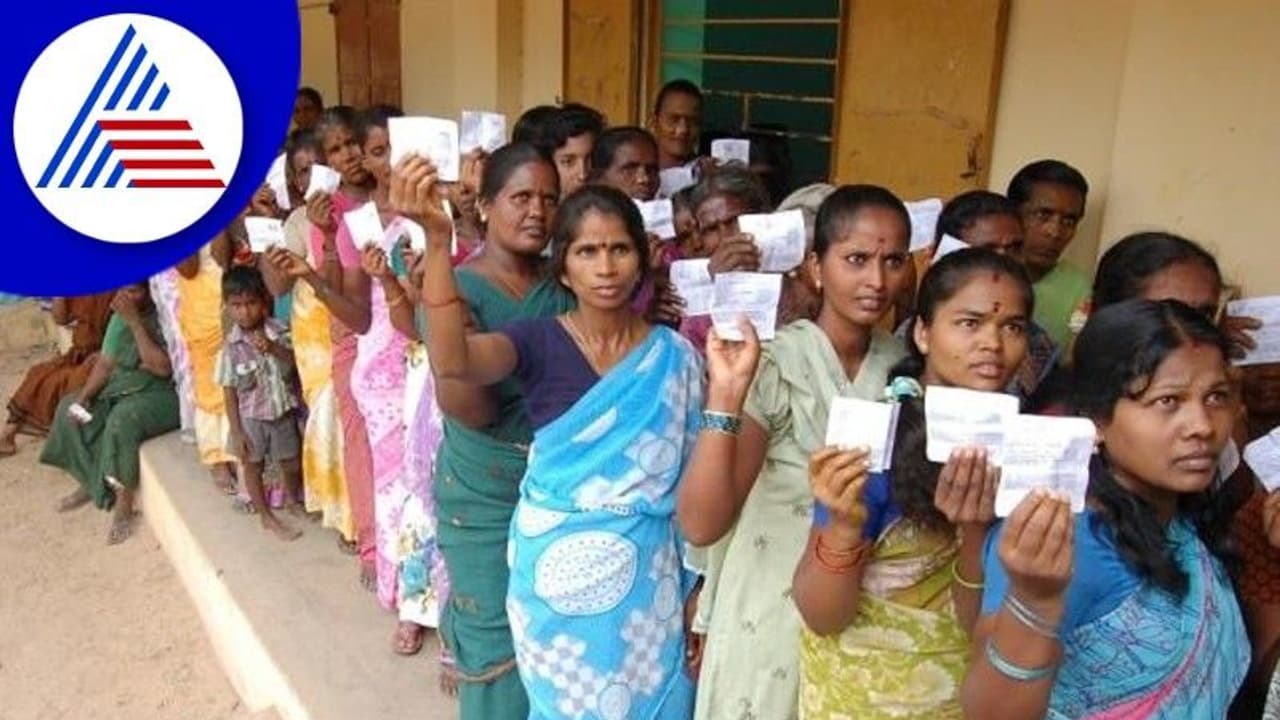 ಚಿಕ್ಕಬಳ್ಳಾಪುರ ಜಿಲ್ಲೆ ಮತಪಟ್ಟಿಯಲ್ಲಿ ಸ್ತ್ರೀಯರ ಮೇಲುಗೈ ಚಿಕ್ಕಬಳ್ಳಾಪುರ ಜಿಲ್ಲೆ ಮತಪಟ್ಟಿಯಲ್ಲಿ ಸ್ತ್ರೀಯರ ಮೇಲುಗೈ