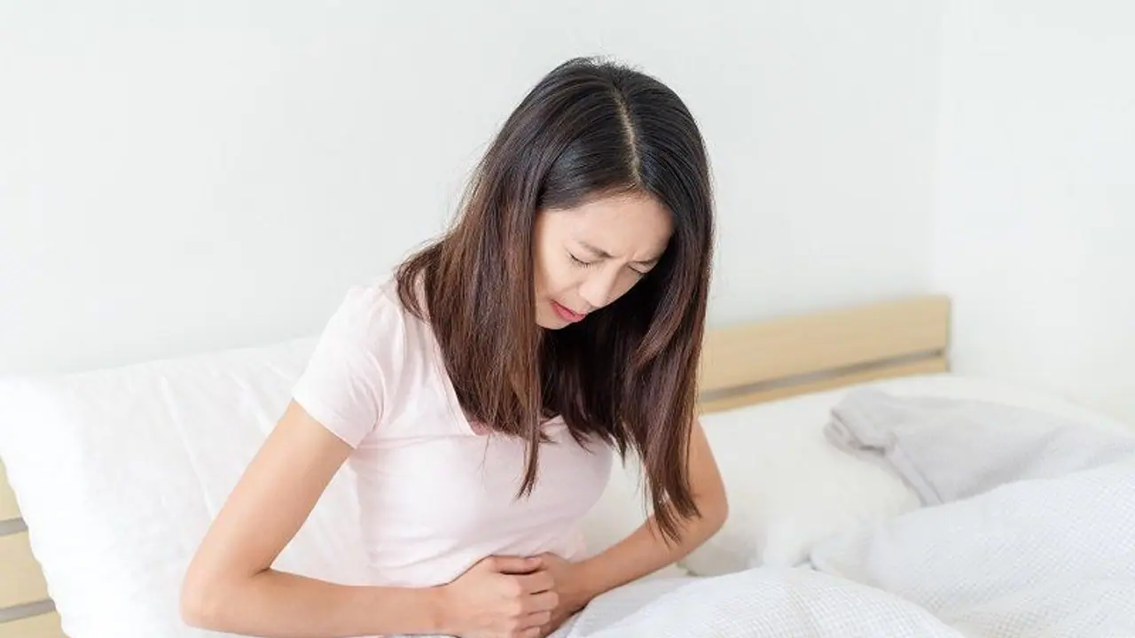 അണ്ഡാശയ മുഴ ; ഈ ലക്ഷണങ്ങൾ ശ്രദ്ധിക്കാതെ പോകരുത് അണ്ഡാശയ മുഴ ; ഈ ലക്ഷണങ്ങൾ ശ്രദ്ധിക്കാതെ പോകരുത്