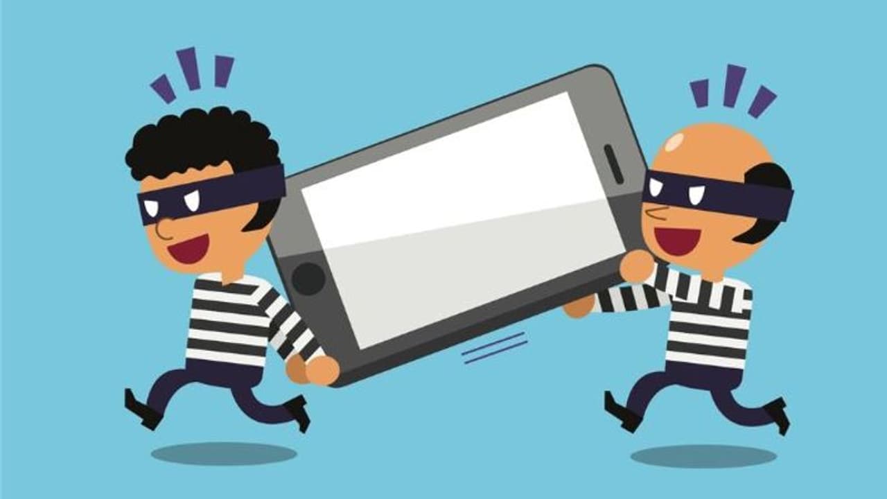 ಸಂತೆಯಲ್ಲಿ ಮೊಬೈಲ್ಗಳೇ ಮಾಯ: ಕಂಗಾಲಾದ ಜನತೆ..! ಸಂತೆಯಲ್ಲಿ ಮೊಬೈಲ್ಗಳೇ ಮಾಯ: ಕಂಗಾಲಾದ ಜನತೆ..!