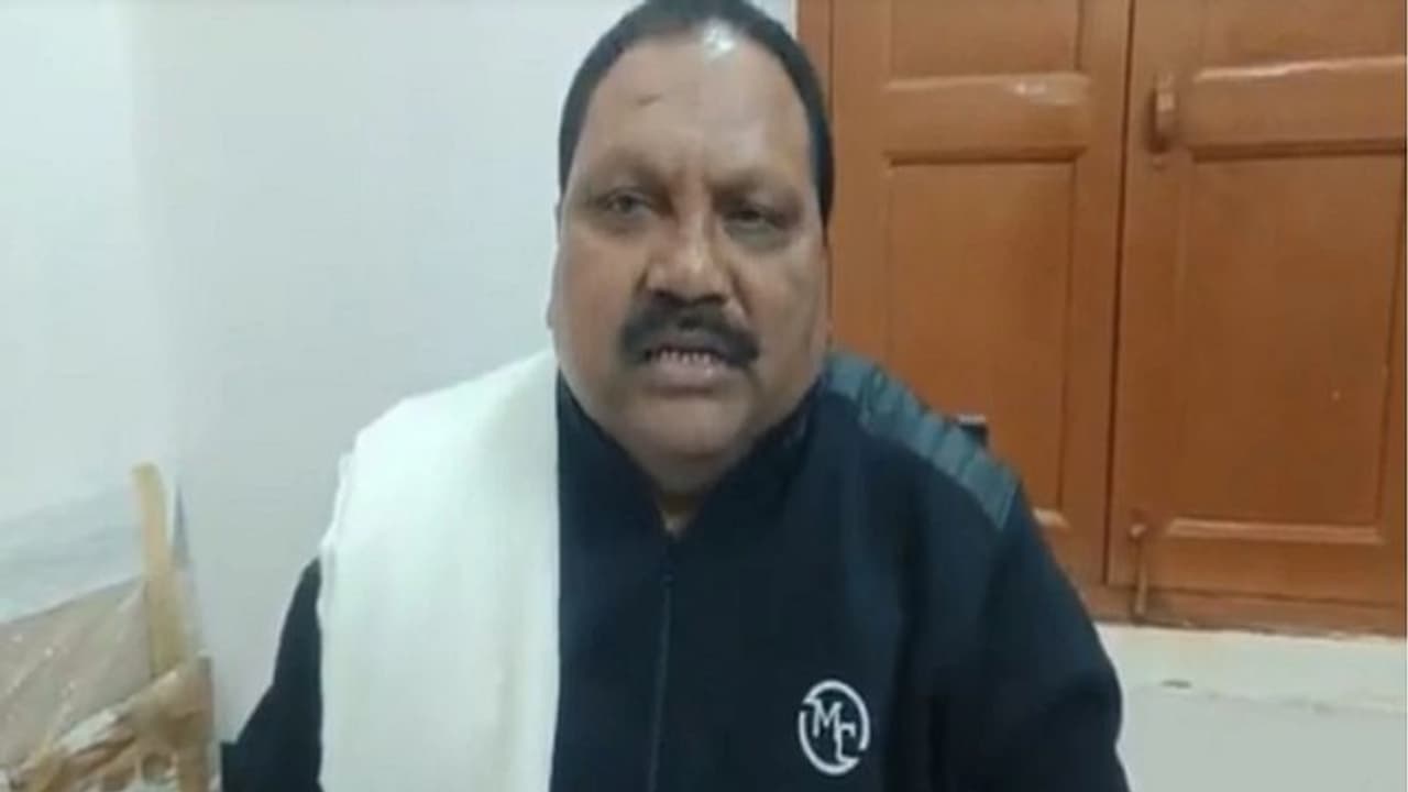 बीजेपी सांसद प्रदीप सिंह ने कहा जल्द ही इतिहास बन जाएगी JDU, नीतीश बोले अपने लोगों पर है पूरा भरोसा 