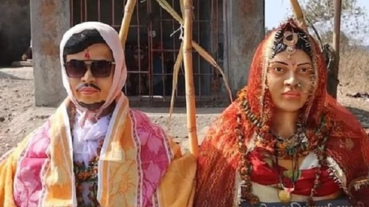 బతికుండగా వద్దన్నారు.. చచ్చాక ఇద్దరికీ పెండ్లి చేశారు.. అంతులేని ప్రేమకథ ! బతికుండగా వద్దన్నారు.. చచ్చాక ఇద్దరికీ పెండ్లి చేశారు.. అంతులేని ప్రేమకథ !