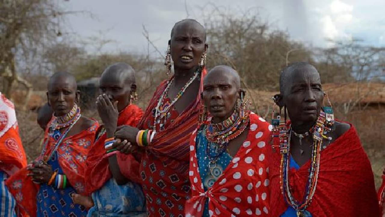 ഇവർ പരസ്പരം ബഹുമാനം പ്രകടിപ്പിക്കുന്നത് തുപ്പിക്കൊണ്ട്... 