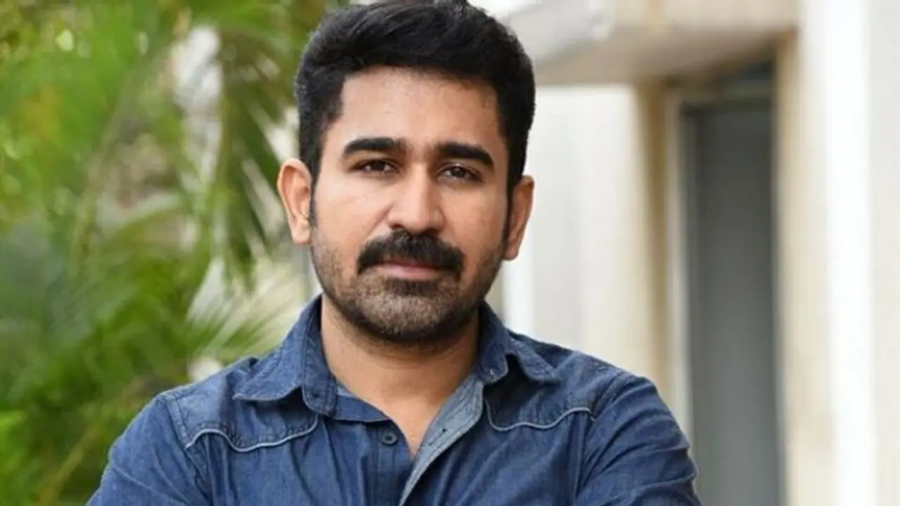 Vijay Antony : சரியான ஆள் பார்த்து ஓட்டு போடுங்க ஆனால் நோட்டாவுக்கு ஓட்டு போடாதீங்க.. விஜய் ஆண்டனி அட்வைஸ்.. Vijay Antony : சரியான ஆள் பார்த்து ஓட்டு போடுங்க ஆனால் நோட்டாவுக்கு ஓட்டு போடாதீங்க.. விஜய் ஆண்டனி அட்வைஸ்..