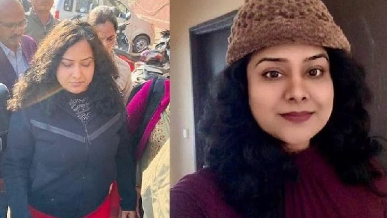 पुलिस अफसर दिव्या मित्तल ने झील में फेंके नोटों से भरे 2 बैग, मोबाइल में छिपा रखा था बड़ा राज...उसे भी फेंका पुलिस अफसर दिव्या मित्तल ने झील में फेंके नोटों से भरे 2 बैग, मोबाइल में छिपा रखा था बड़ा राज...उसे भी फेंका