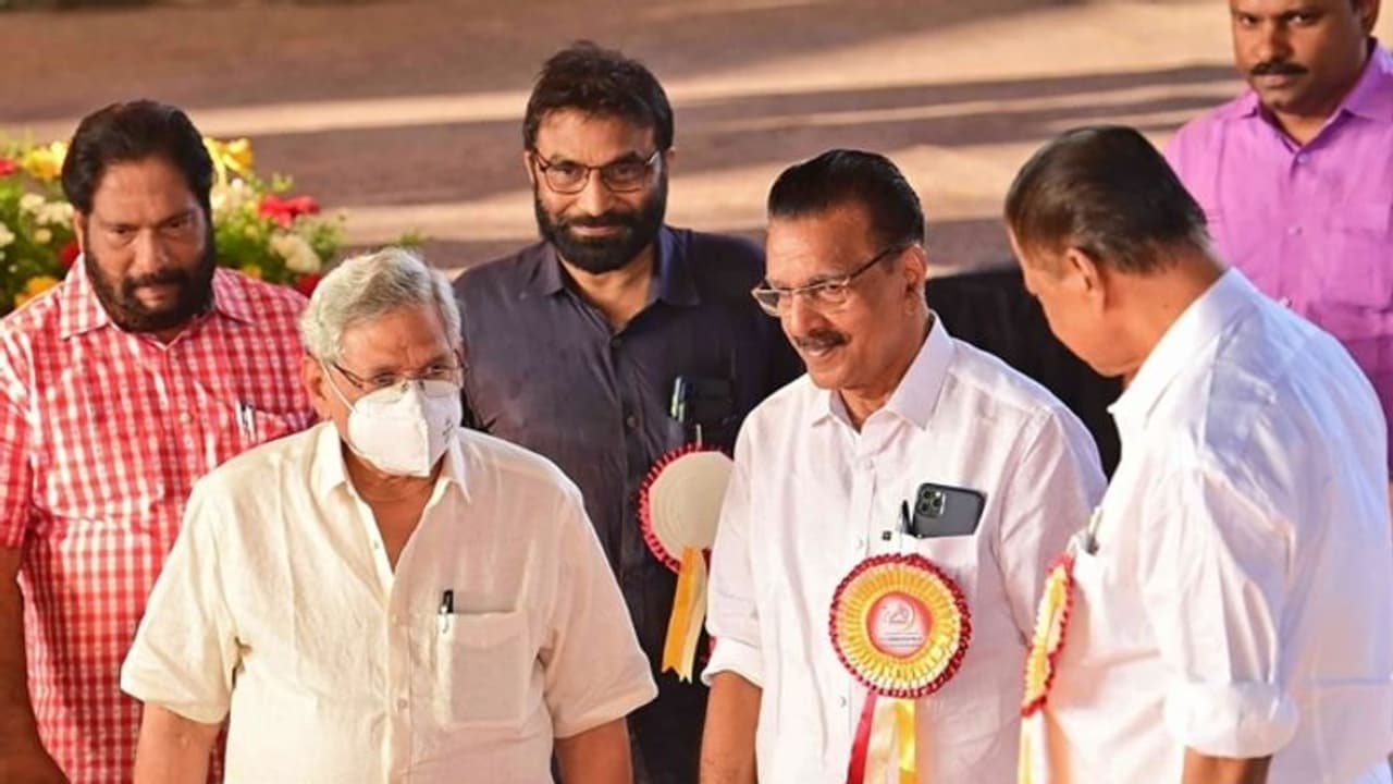 ദേശാഭിമാനിയുടെ എണ്പതാം വാര്ഷികാഘോഷ ചടങ്ങിൽ പങ്കെടുക്കാതെ ഇ.പി ജയരാജൻ ദേശാഭിമാനിയുടെ എണ്പതാം വാര്ഷികാഘോഷ ചടങ്ങിൽ പങ്കെടുക്കാതെ ഇ.പി ജയരാജൻ