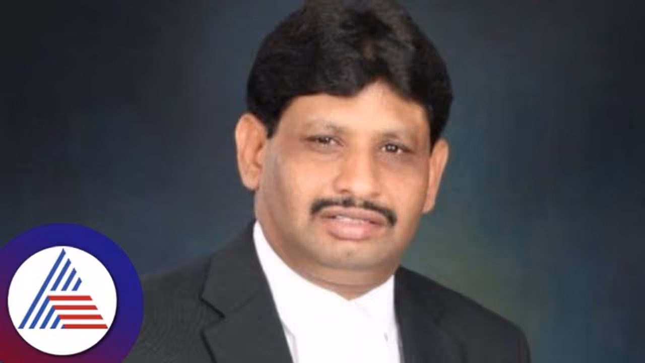 ಲಾ ಸ್ಕೂಲ್ನಲ್ಲಿ 25% ಮೀಸಲಾತಿ ನೀಡದ್ದಕ್ಕೆ ವಕೀಲರ ಹೋರಾಟ ಲಾ ಸ್ಕೂಲ್ನಲ್ಲಿ 25% ಮೀಸಲಾತಿ ನೀಡದ್ದಕ್ಕೆ ವಕೀಲರ ಹೋರಾಟ