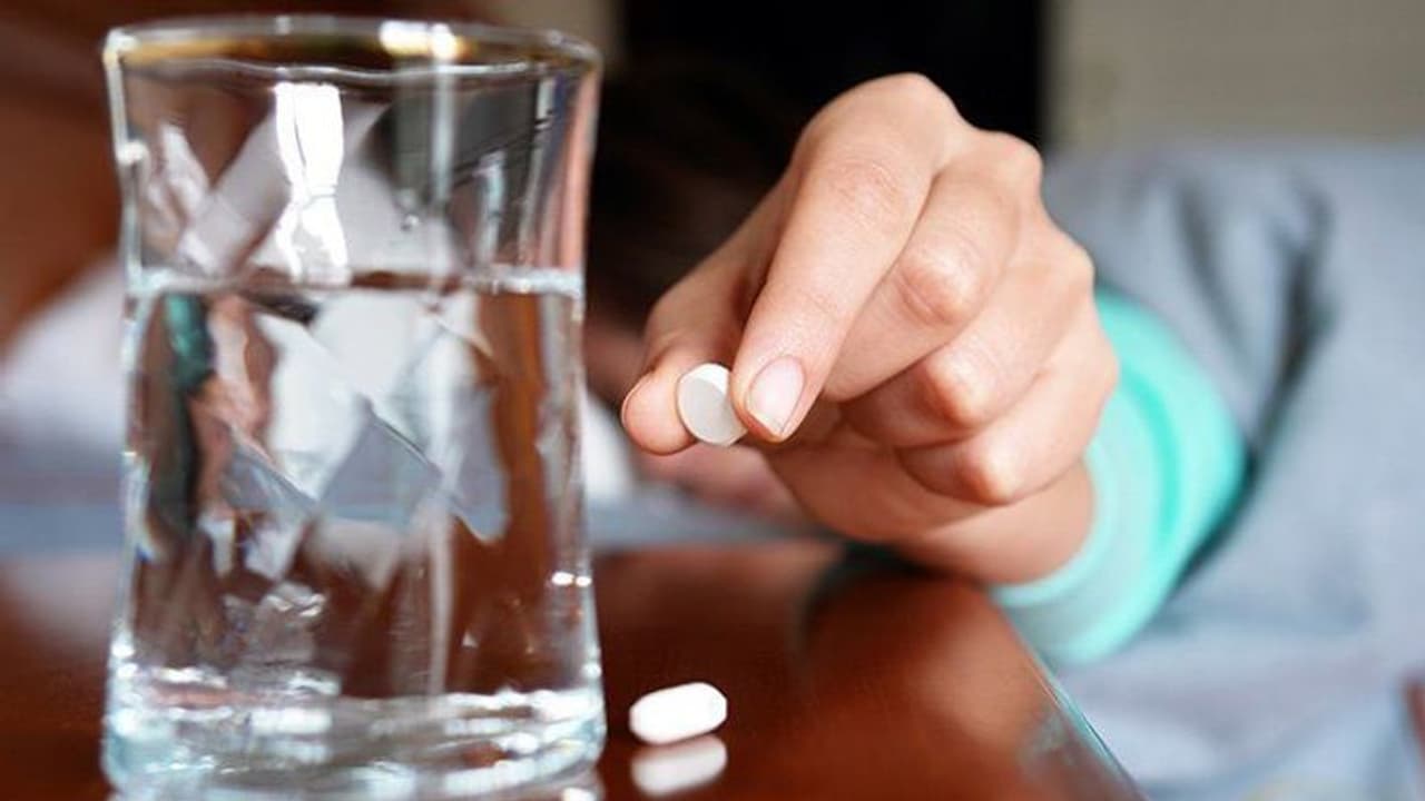 ಸ್ನೇಹಿತರು ಚಾಲೆಂಜ್ ಮಾಡಿದ್ರು ಅಂತ ಬೇಕಾಬಿಟ್ಟಿ ನಿದ್ದೆ ಮಾತ್ರೆ ತಿಂದ ಬಾಲಕ ಸಾವು ಸ್ನೇಹಿತರು ಚಾಲೆಂಜ್ ಮಾಡಿದ್ರು ಅಂತ ಬೇಕಾಬಿಟ್ಟಿ ನಿದ್ದೆ ಮಾತ್ರೆ ತಿಂದ ಬಾಲಕ ಸಾವು