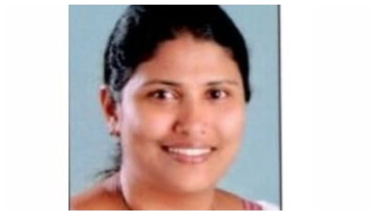 പാലായില് കേരള കോണ്ഗ്രസിന് വഴങ്ങി സിപിഎം, ജോസീന് ബിനോ സ്ഥാനാര്ത്ഥി പാലായില് കേരള കോണ്ഗ്രസിന് വഴങ്ങി സിപിഎം, ജോസീന് ബിനോ സ്ഥാനാര്ത്ഥി