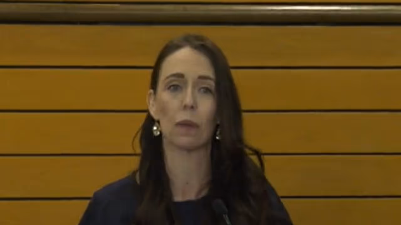 వచ్చే నెలలో రాజీనామా చేస్తున్నాను.. న్యూజిలాండ్ ప్రధాని జసిండా ఆర్డెర్న్ సంచలన ప్రకటన వచ్చే నెలలో రాజీనామా చేస్తున్నాను.. న్యూజిలాండ్ ప్రధాని జసిండా ఆర్డెర్న్ సంచలన ప్రకటన