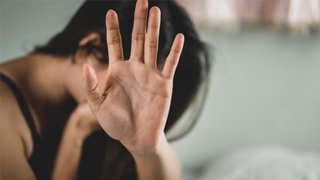 சீனியர், ஜூனியர் பாரபட்சம் கிடையாது; 6 மாணவிகளை ஏமாற்றி பாலியல் தொல்லை பிளே பாய் அதிரடி கைது