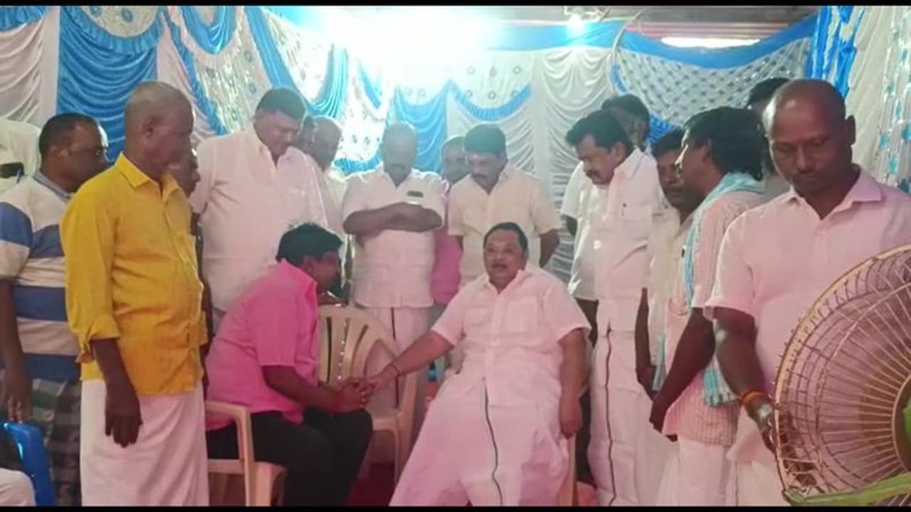 நடிகர் வடிவேலுவின் தாயார் மறைவு; முக அழகிரி நேரில் அஞ்சலி