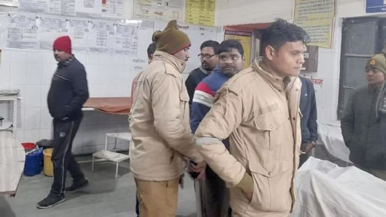 प्रेम प्रस्ताव ठुकराने पर भदोही में किशोरी की हुई हत्या, चचेरी बहन ने घरवालों को जाकर बताई आंखों देखी प्रेम प्रस्ताव ठुकराने पर भदोही में किशोरी की हुई हत्या, चचेरी बहन ने घरवालों को जाकर बताई आंखों देखी