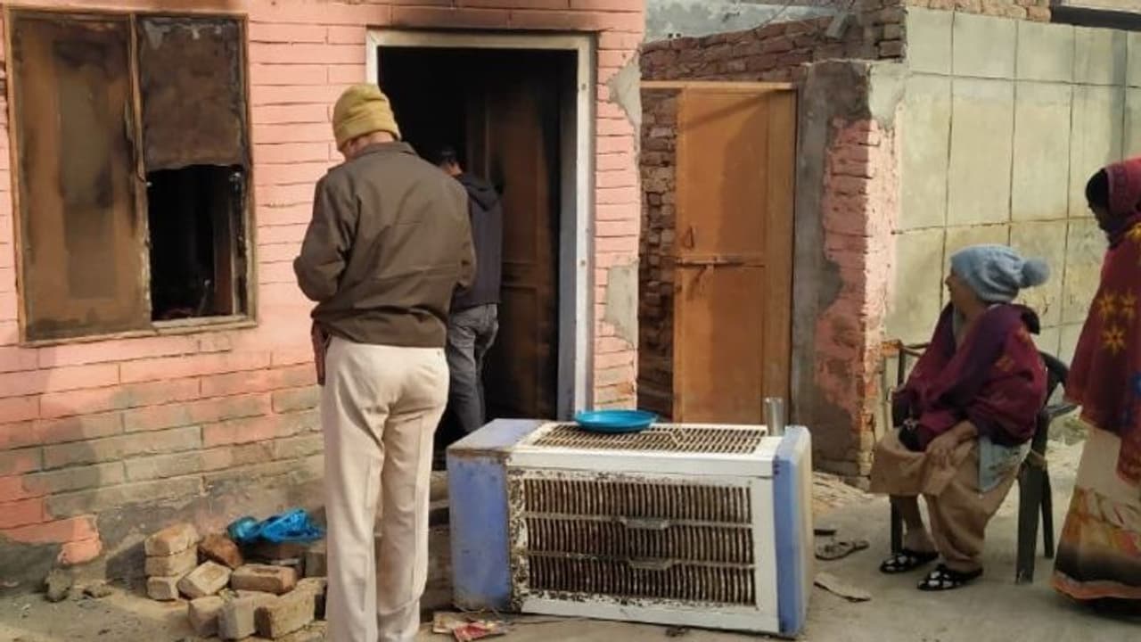 5 साल के बच्चे और माता पिता को नींद में ही जिंदा जला दिया, चीखें सुनकर हर किसी के रोंगटे खड़े हो गए