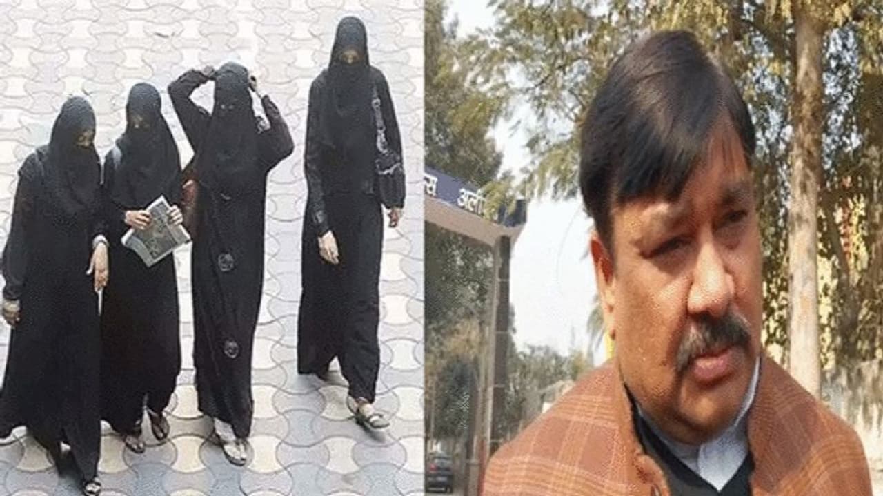 బురఖాను వ్యతిరేకించే వారిని నగ్నంగా ఊరేగించాలి మొరాదాబాద్ కాలేజీ వివాదంపై అలీఘర్ మాజీ ఎమ్మెల్యే బురఖాను వ్యతిరేకించే వారిని నగ్నంగా ఊరేగించాలి మొరాదాబాద్ కాలేజీ వివాదంపై అలీఘర్ మాజీ ఎమ్మెల్యే