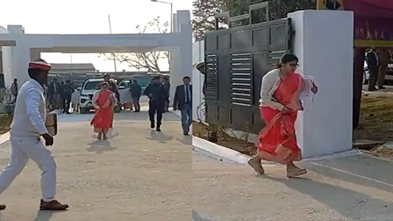 जानिए क्यों सीएम योगी की गाड़ी के आगे दौड़ीं बस्ती डीएम प्रियंका निरंजन, वायरल हो रहा महिला IAS का वीडियो जानिए क्यों सीएम योगी की गाड़ी के आगे दौड़ीं बस्ती डीएम प्रियंका निरंजन, वायरल हो रहा महिला IAS का वीडियो