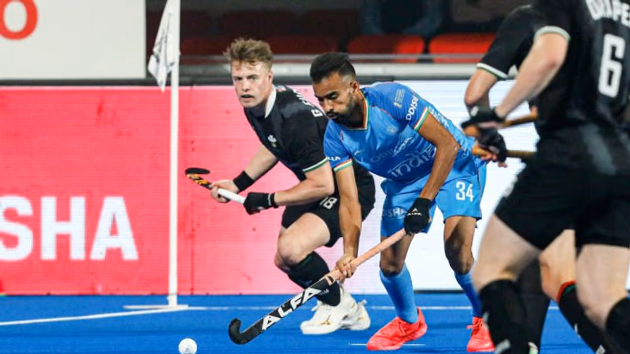 ഹോക്കി ലോകകപ്പ്: വെയ്ല്സിനെതിരെ ഇന്ത്യക്ക് ജയം; ക്വാര്ട്ടറിലെത്താന് കാത്തിരിക്കണം ഹോക്കി ലോകകപ്പ്: വെയ്ല്സിനെതിരെ ഇന്ത്യക്ക് ജയം; ക്വാര്ട്ടറിലെത്താന് കാത്തിരിക്കണം