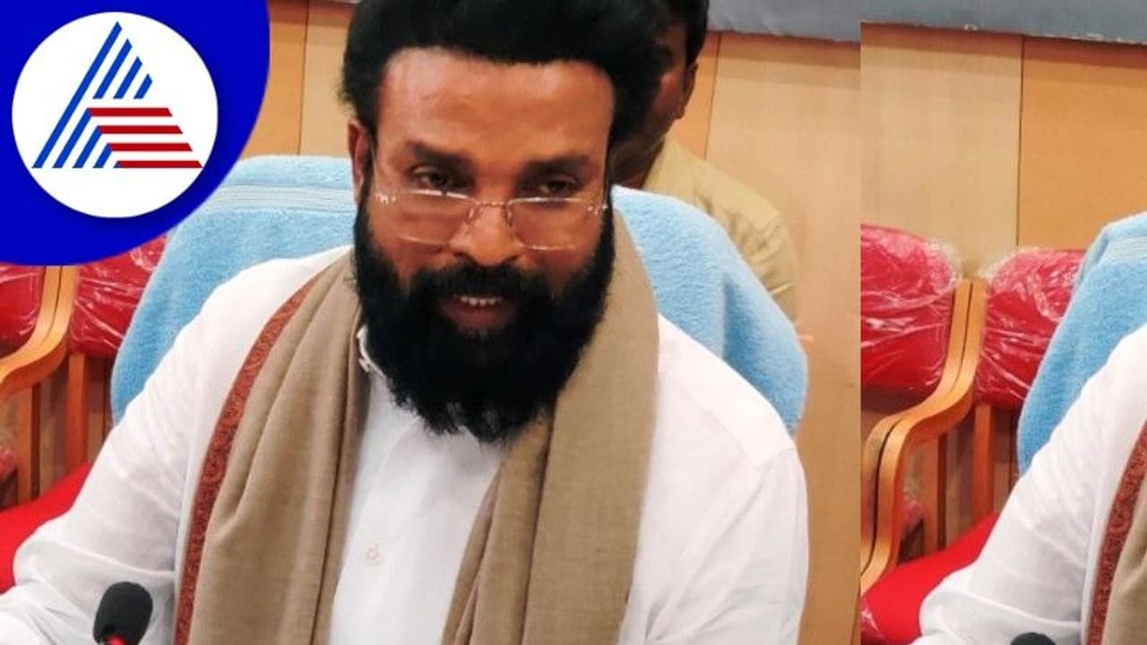 ಕಾಂಗ್ರೆಸ್ ಭ್ರಷ್ಟಾಚಾರದ ರಾಯಭಾರಿ ಇದ್ದಂತೆ; ಸಚಿವ ಶ್ರೀರಾಮುಲು ಟೀಕೆ ಕಾಂಗ್ರೆಸ್ ಭ್ರಷ್ಟಾಚಾರದ ರಾಯಭಾರಿ ಇದ್ದಂತೆ; ಸಚಿವ ಶ್ರೀರಾಮುಲು ಟೀಕೆ