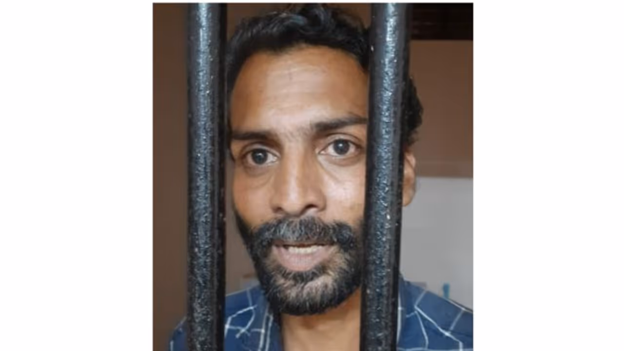 മദ്യപിക്കാൻ പണം വേണം; സസ്പെൻഷനിലായ സർക്കാർ ഉദ്യോഗസ്ഥൻ ഭക്ഷ്യസുരക്ഷാ പരിശോധനയ്ക്ക്, ഒടുവില്‍ പിടിയില്‍ 