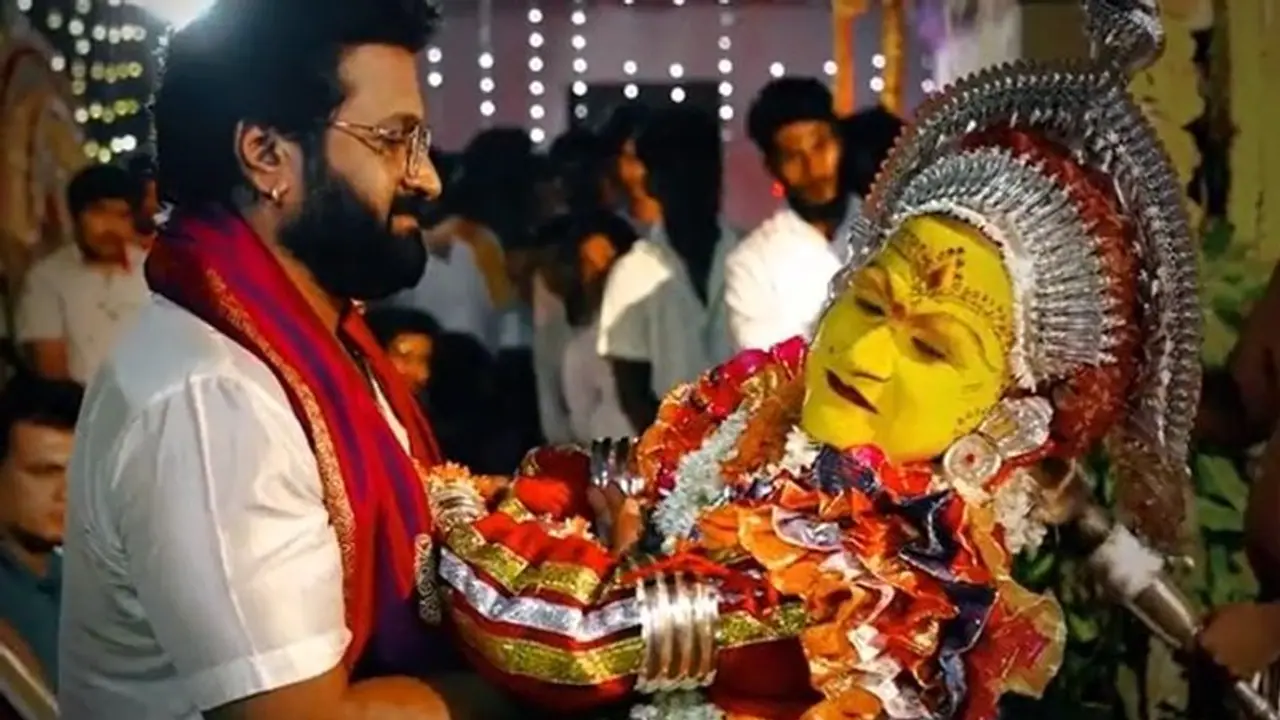 Kantara star Rishabh Shetty attends the Bhoota Kola Festival; check out video