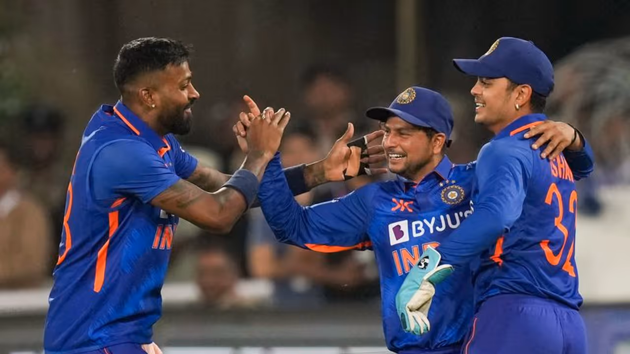 Ind vs Aus 1st ODI: ಆಸೀಸ್ ಎದುರು ಟಾಸ್ ಗೆದ್ದ ಟೀಂ ಇಂಡಿಯಾ ಬೌಲಿಂಗ್ ಆಯ್ಕೆ Ind vs Aus 1st ODI: ಆಸೀಸ್ ಎದುರು ಟಾಸ್ ಗೆದ್ದ ಟೀಂ ಇಂಡಿಯಾ ಬೌಲಿಂಗ್ ಆಯ್ಕೆ