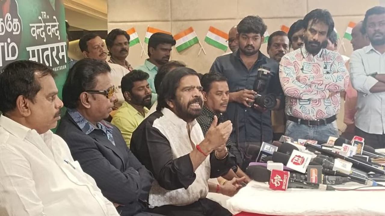 பேரன் மாஸ்டர் ஜேசன் உடன் இணைந்து பான் இந்தியா இசையில் டி.ராஜேந்தர் வெளியிட்ட தேச பக்தி பாடல்!