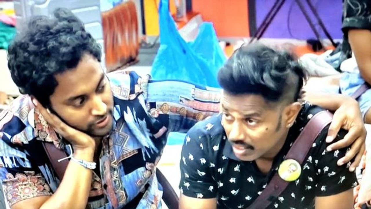 பிக்பாஸ் வீட்டில் உள்ளே கதறி அழுத விக்ரமன்! ஏன்... வைரலாகும் வீடியோ! பிக்பாஸ் வீட்டில் உள்ளே கதறி அழுத விக்ரமன்! ஏன்... வைரலாகும் வீடியோ!