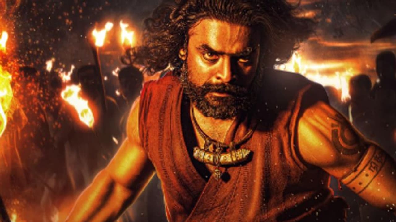 പെരുംകള്ളനായ 'മണിയൻ', ഗെറ്റപ്പില്‍ അമ്പരപ്പിച്ച് ടൊവിനൊ തോമസ്