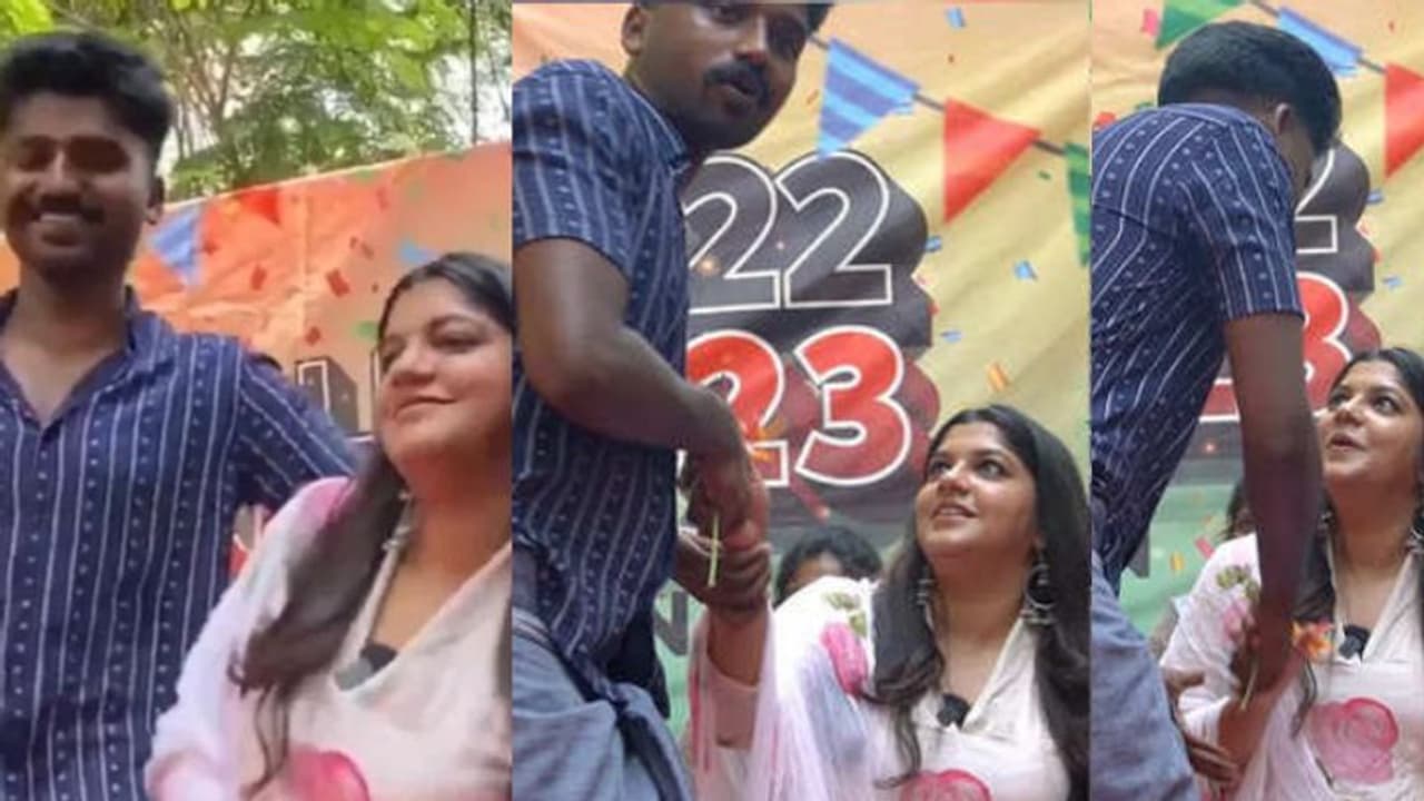 അപര്ണ ബാലമുരളിയോട് വിദ്യാര്ത്ഥിയുടെ പെരുമാറ്റം ശരിയോ? മറ്റ് വിദ്യാര്ത്ഥികള്ക്ക് പറയാനുള്ളത്... അപര്ണ ബാലമുരളിയോട് വിദ്യാര്ത്ഥിയുടെ പെരുമാറ്റം ശരിയോ? മറ്റ് വിദ്യാര്ത്ഥികള്ക്ക് പറയാനുള്ളത്...