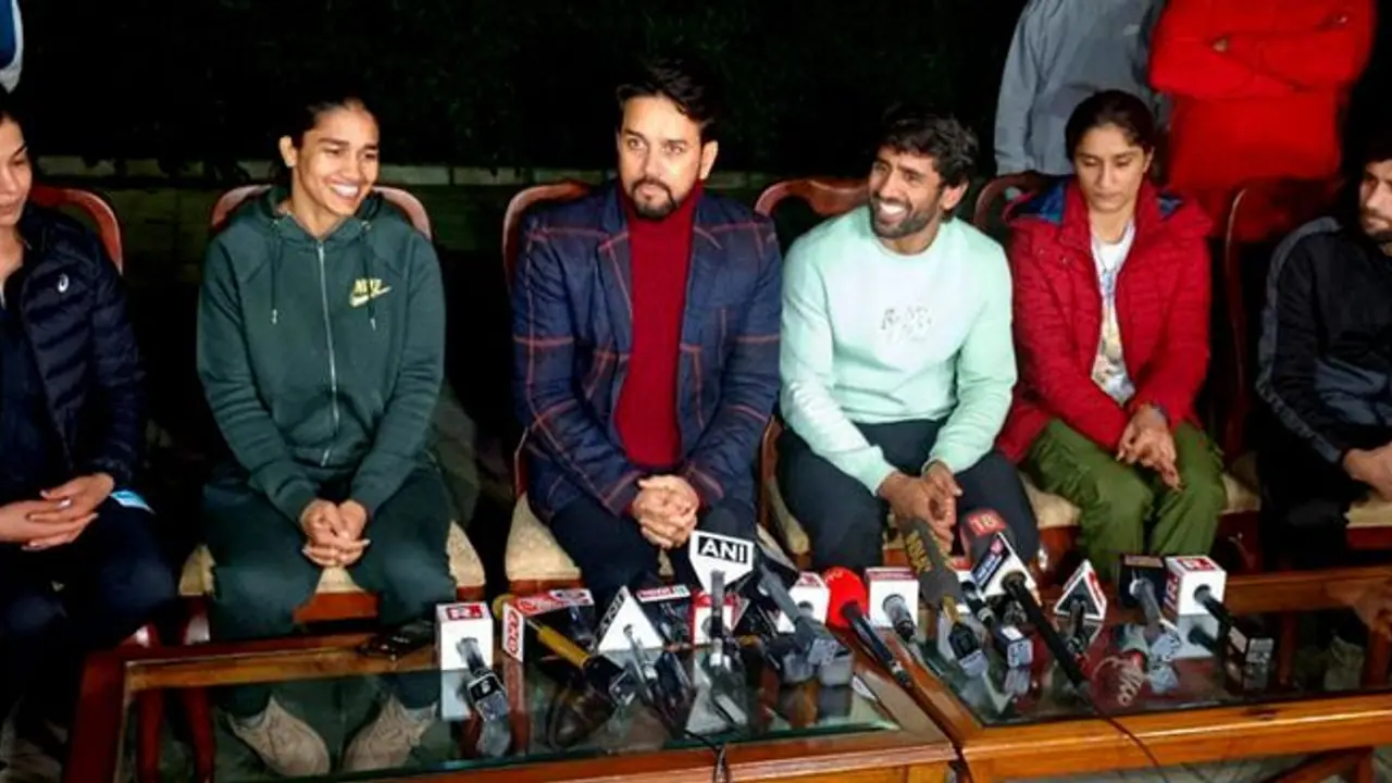 Wrestlers vs WFI: Wrestlers call off protest as Brij Bhushan Sharan Singh urges to step down Wrestlers vs WFI: Wrestlers call off protest as Brij Bhushan Sharan Singh urges to step down
