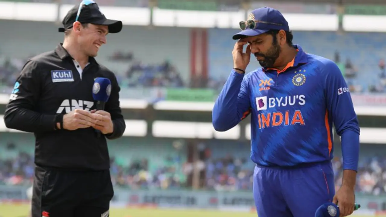 గజినీ రోహిత్! ‘సారీ సర్... మరిచిపోయా...’ టాస్ సమయంలో మతిమరుపుతో రోహిత్ శర్మ... గజినీ రోహిత్! ‘సారీ సర్... మరిచిపోయా...’ టాస్ సమయంలో మతిమరుపుతో రోహిత్ శర్మ...