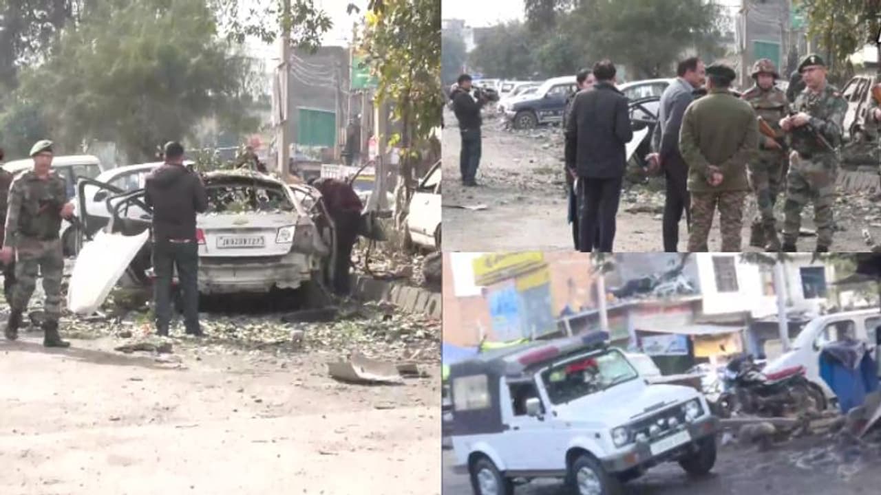 ജമ്മുവിൽ രണ്ട് കാറുകളിൽ സ്ഫോടനം: ആറ് പേര്ക്ക് പരിക്ക് ജമ്മുവിൽ രണ്ട് കാറുകളിൽ സ്ഫോടനം: ആറ് പേര്ക്ക് പരിക്ക്