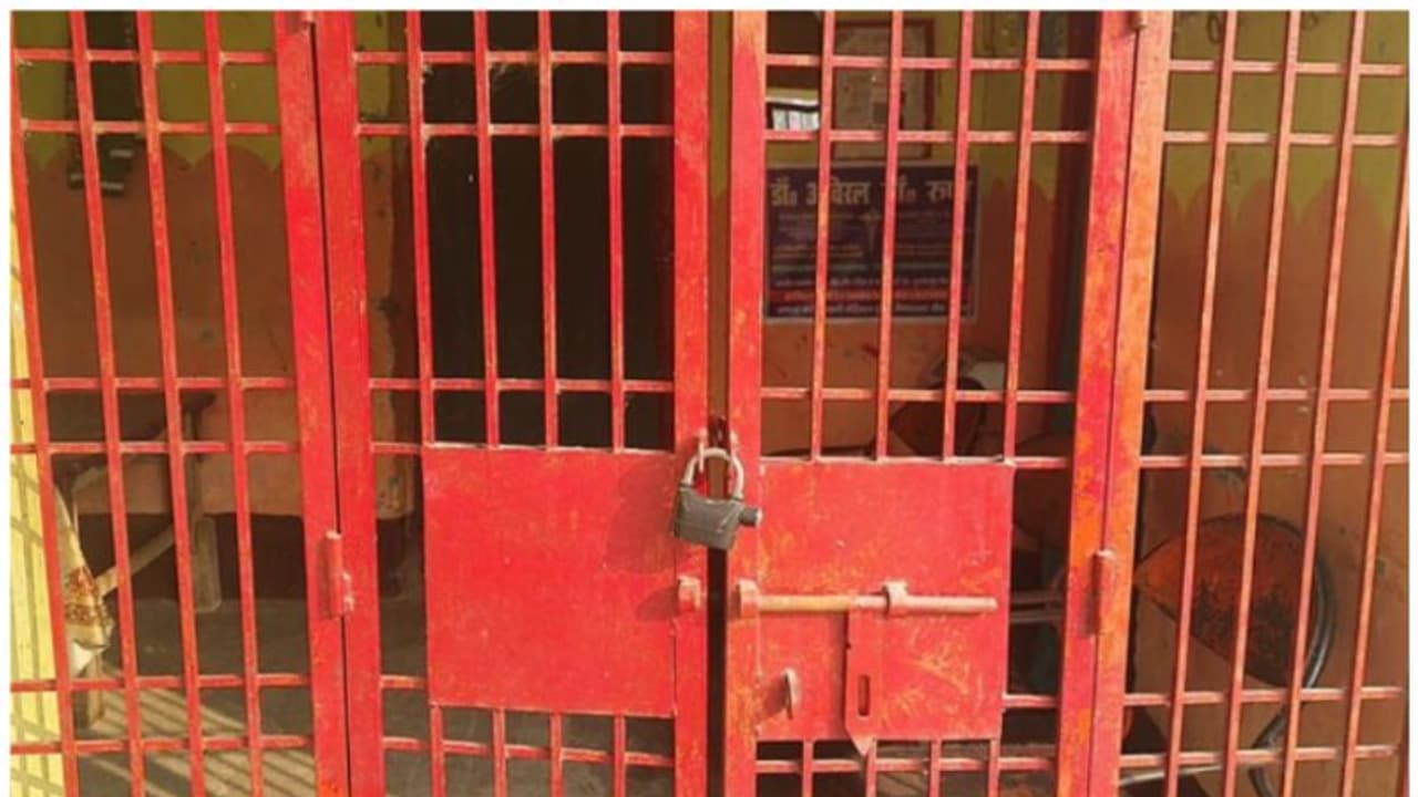 ഗർഭച്ഛിദ്രം നടത്തി ഭ്രൂണം നായയ്ക്ക് കഴിക്കാൻ നൽകി; ഡോക്ടർക്കെതിരെ ആരോപണവുമായി മരിച്ച യുവതിയുടെ കുടുംബം ഗർഭച്ഛിദ്രം നടത്തി ഭ്രൂണം നായയ്ക്ക് കഴിക്കാൻ നൽകി; ഡോക്ടർക്കെതിരെ ആരോപണവുമായി മരിച്ച യുവതിയുടെ കുടുംബം