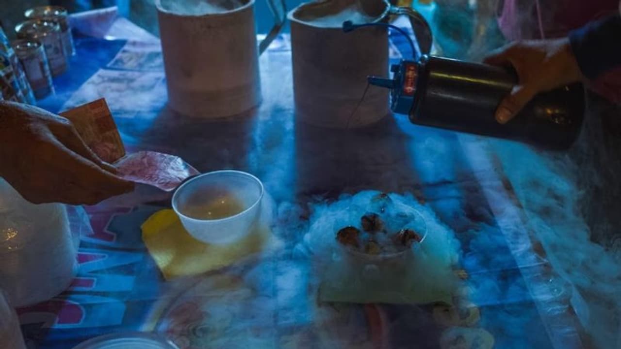 മിഠായി തിന്നാല് വായിലൂടെയും മൂക്കിലൂടെയും പുക, കുട്ടികളെ കുടുക്കി പുതിയ വൈറല് ചലഞ്ച് മിഠായി തിന്നാല് വായിലൂടെയും മൂക്കിലൂടെയും പുക, കുട്ടികളെ കുടുക്കി പുതിയ വൈറല് ചലഞ്ച്