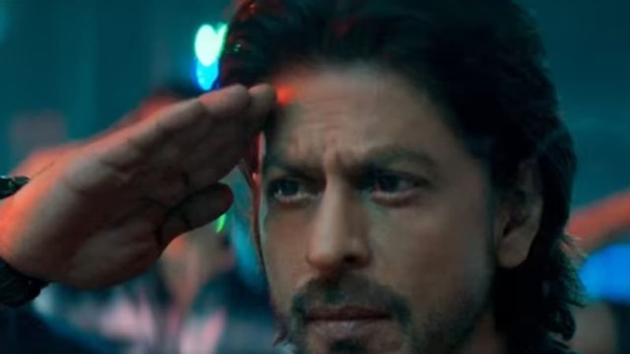 ஷாருக்கானா? அவரு யாரு? பத்திரிகையாளர்கள் வாயை அடைத்த முதல்வர்!