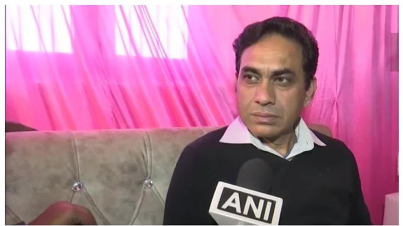 ദേശീയ ഗുസ്തി ഫെഡറേഷന് അസിസ്റ്റന്റ് സെക്രട്ടറിക്ക് സസ്പെന്ഷന്, ഇടപെടലുമായി കേന്ദ്രം ദേശീയ ഗുസ്തി ഫെഡറേഷന് അസിസ്റ്റന്റ് സെക്രട്ടറിക്ക് സസ്പെന്ഷന്, ഇടപെടലുമായി കേന്ദ്രം