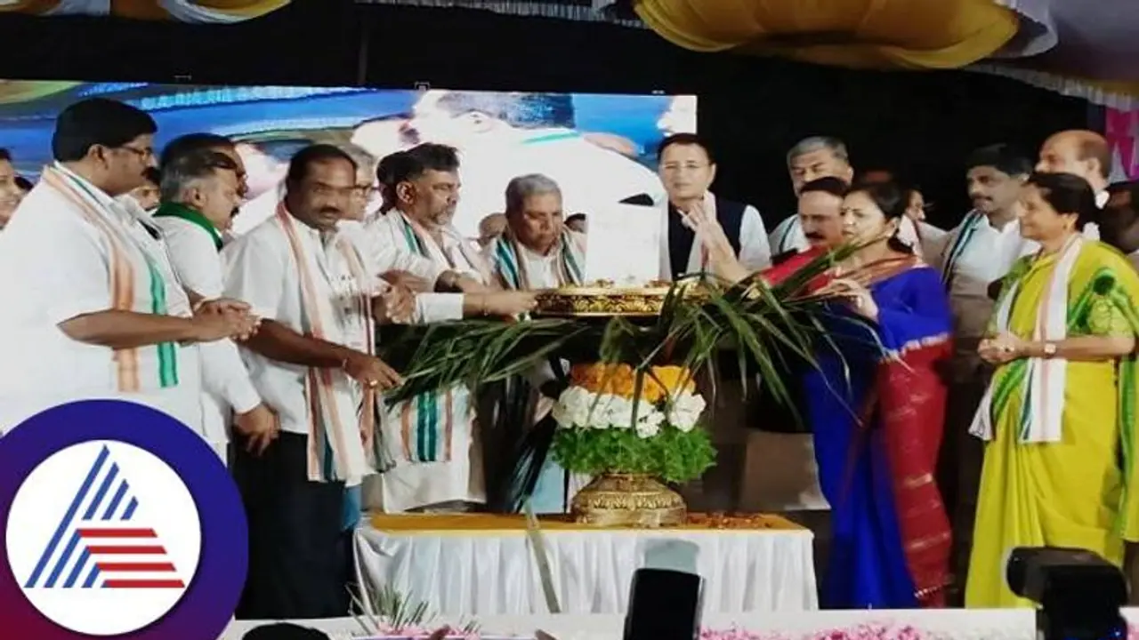 ನಾನು ನಿಮ್ಮವನೆ ನನಗೂ ಒಂದು ಚಾನ್ಸ್ ಕೊಡಿ: ಡಿ.ಕೆ. ಶಿವಕುಮಾರ್ ನಾನು ನಿಮ್ಮವನೆ ನನಗೂ ಒಂದು ಚಾನ್ಸ್ ಕೊಡಿ: ಡಿ.ಕೆ. ಶಿವಕುಮಾರ್