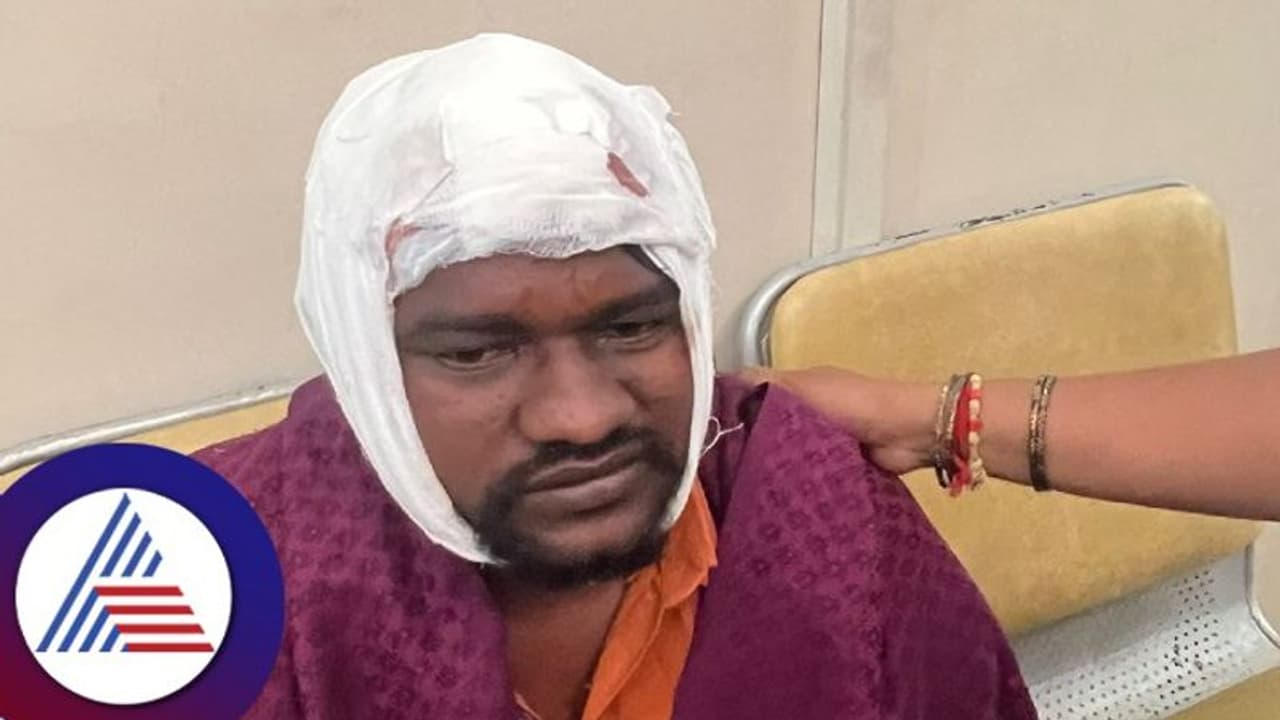 Bengaluru: ಬಾರ್ನಲ್ಲಿ ಗ್ರಾಹಕರಿಗೆ ಜಾಗ ಬಿಟ್ಟಿಲ್ಲ ಎಂದು ಕಿರಿಕ್: ವ್ಯಕ್ತಿ ಮೇಲೆ ಹಲ್ಲೆ ನಡೆಸಿದ ಬಾರ್ ಸಿಬ್ಬಂದಿಗಳು Bengaluru: ಬಾರ್ನಲ್ಲಿ ಗ್ರಾಹಕರಿಗೆ ಜಾಗ ಬಿಟ್ಟಿಲ್ಲ ಎಂದು ಕಿರಿಕ್: ವ್ಯಕ್ತಿ ಮೇಲೆ ಹಲ್ಲೆ ನಡೆಸಿದ ಬಾರ್ ಸಿಬ್ಬಂದಿಗಳು