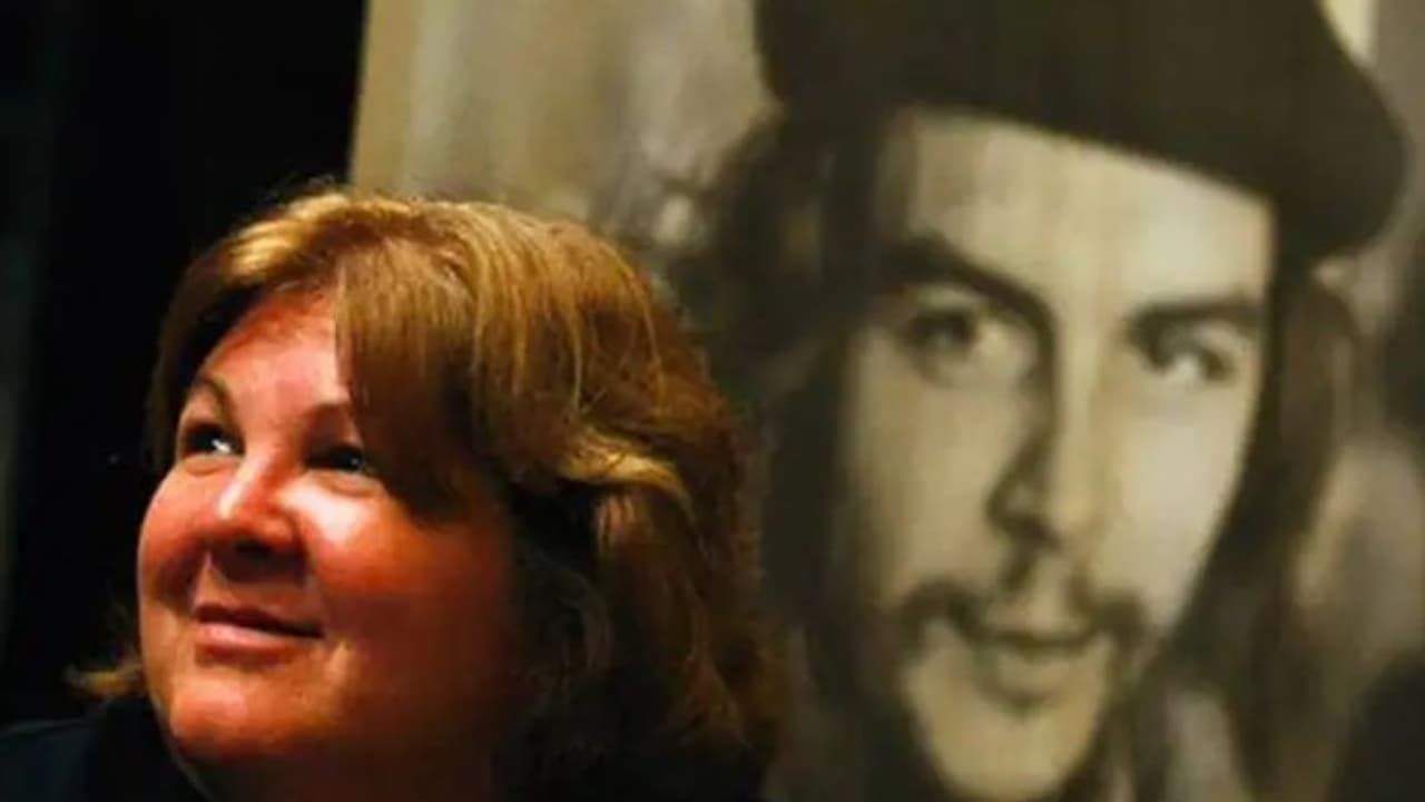 హైదరాబాద్కు చేరుకున్న చే గువేరా కూతురు, మనవరాలు.. శంషాబాద్ ఎయిర్పోర్ట్లో ఘనస్వాగతం.. హైదరాబాద్కు చేరుకున్న చే గువేరా కూతురు, మనవరాలు.. శంషాబాద్ ఎయిర్పోర్ట్లో ఘనస్వాగతం..