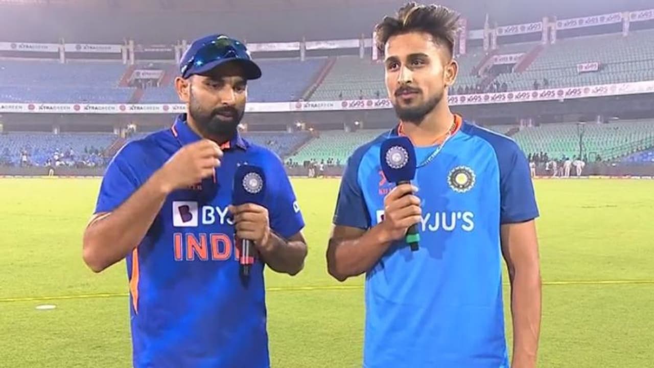 నీలో ఆ దమ్ముంది.. పేస్ కావాల్సినంత ఉంది.. కానీ దానిమీద దృష్టి పెట్టు : ఉమ్రాన్‌కు షమీ కీలక సూచనలు 