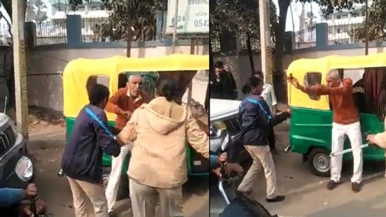 ಸೈಕಲ್‌ನಿಂದ ಬಿದ್ದ ವೃದ್ಧ ಶಿಕ್ಷಕನಿಗೆ ಹಿಗ್ಗಾಮುಗ್ಗಾ ಥಳಿತ: 2 ಮಹಿಳಾ ಪಿಸಿಗಳು ಸಸ್ಪೆಂಡ್